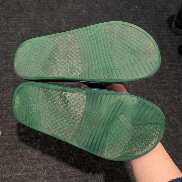 APL Athletic Propulsion Labs - Logo-Embossed TechLoom Slides - Green - Picture 9 of 9